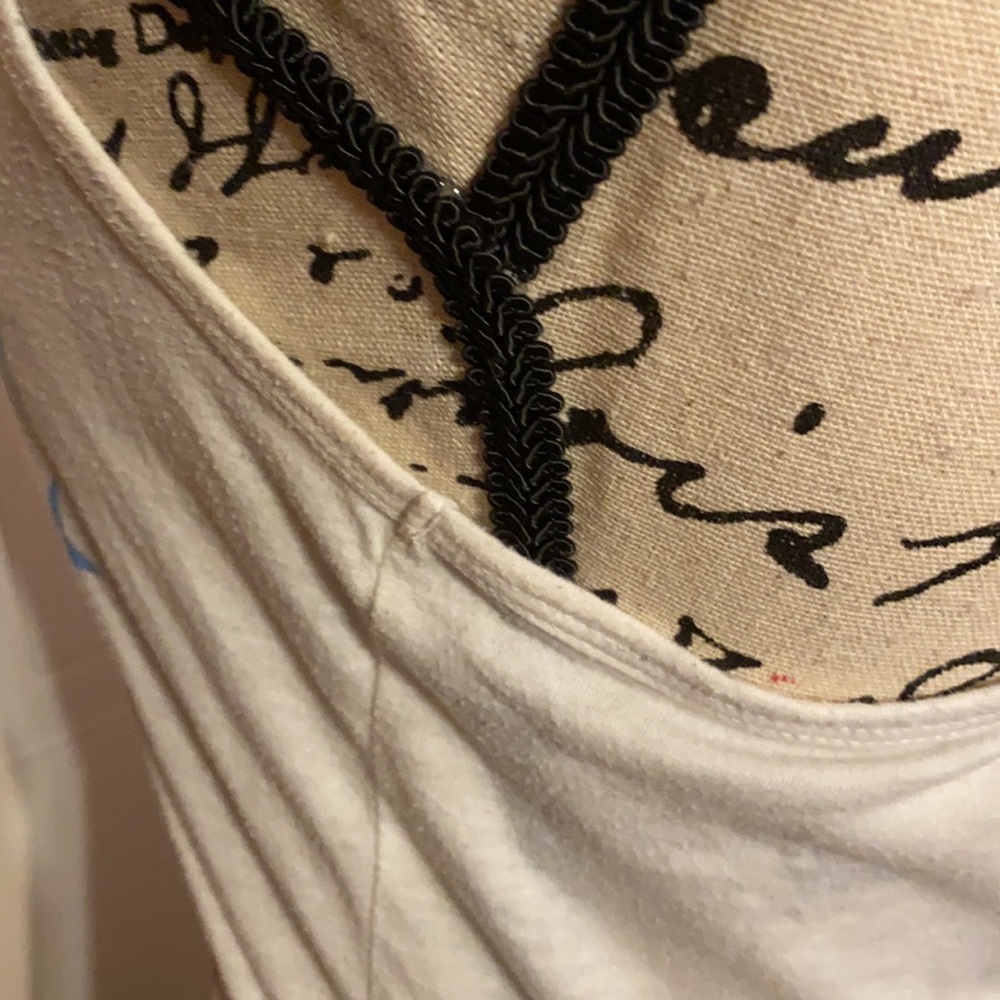 ⭐️ FREE with any purchase! AE Favorite Tank! - Picture 3 of 5